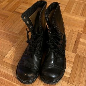 Authentic 1960s combat boots!